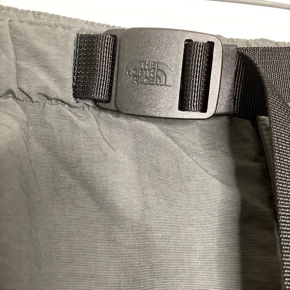 The North Face Belted Cargo Shorts XXL - Picture 7 of 7
